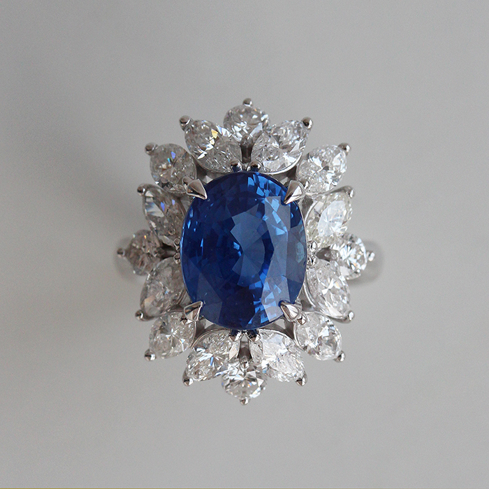 [one Jewelry] 6-carat sapphire + 3-carat diamond ring.